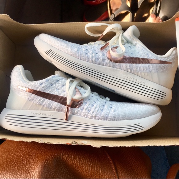 nike lunarepic flyknit rose gold nike lunarepic flyknit rose gold